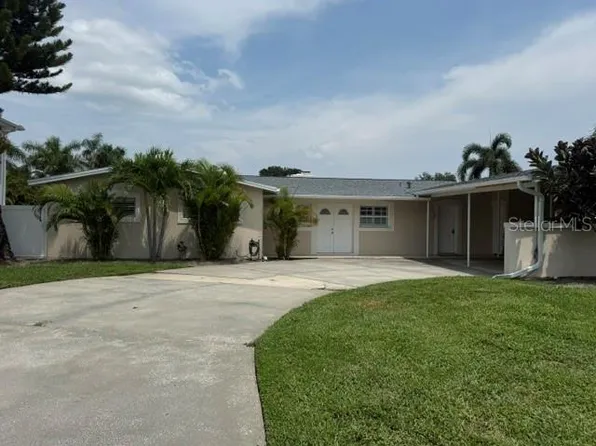 3945 Fontainebleau Dr, Rocky Point, FL 33634