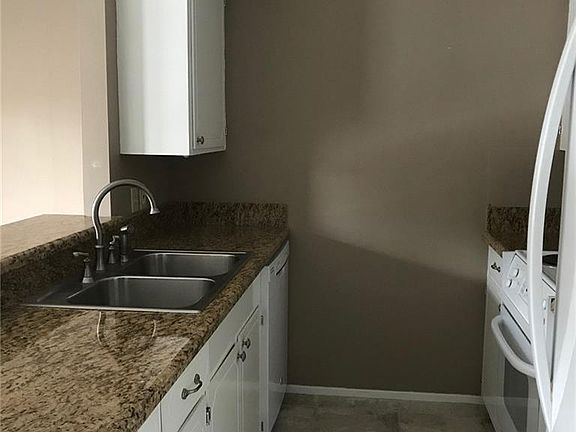 3rd image of 10606 Stonewall Blvd