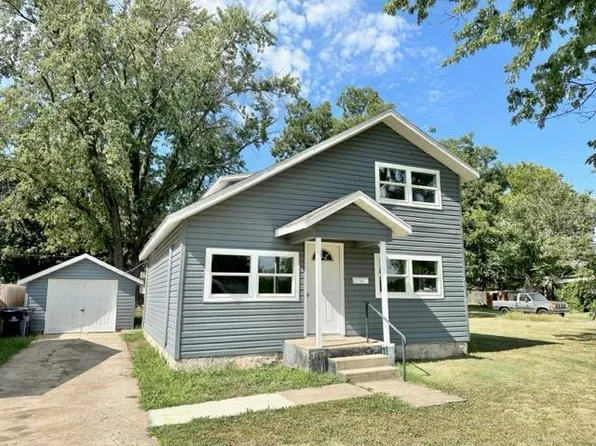 128 Hackberry St, Independence, KS 67301