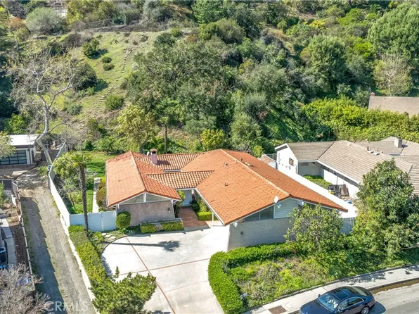 2317 Banyan Dr, Los Angeles, CA 90049