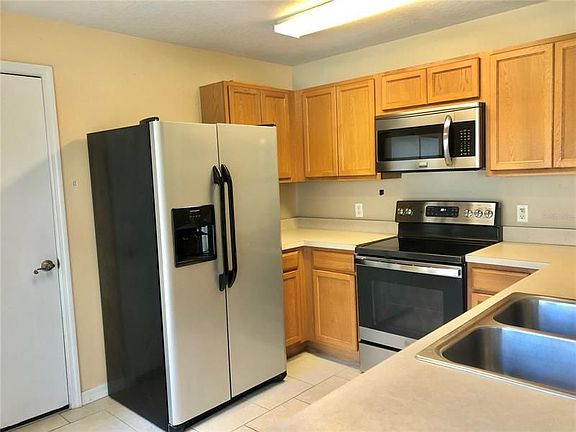 5th image of 411 Winter Nellis Cir