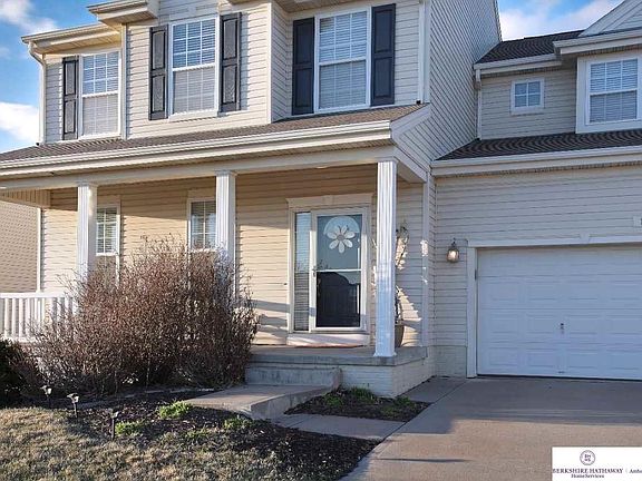 3rd image of 1112 Port Royal Dr