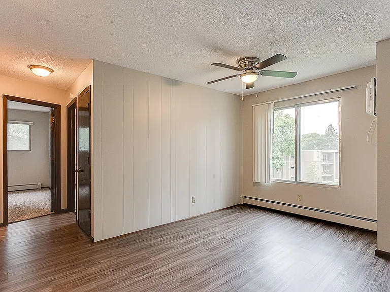 Caravelle Apartments | St. Anthony — Photo 10