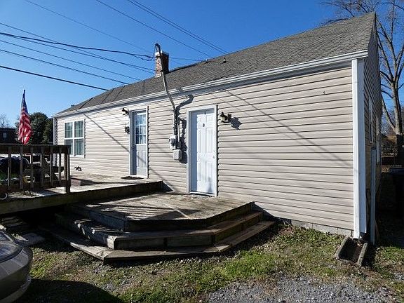 2nd image of 1019-B Greenland Dr