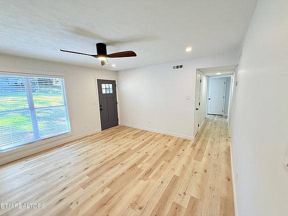 4th image of 5613 Aloha Ave #3