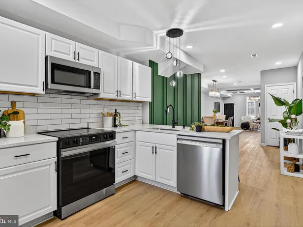 1725 E Oliver St, Baltimore, MD 21213