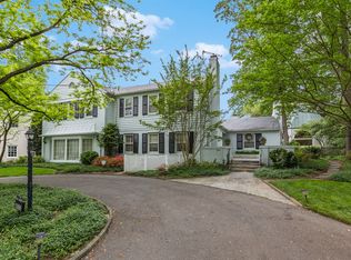 8112 Kerry Ln, Chevy Chase, MD 20815