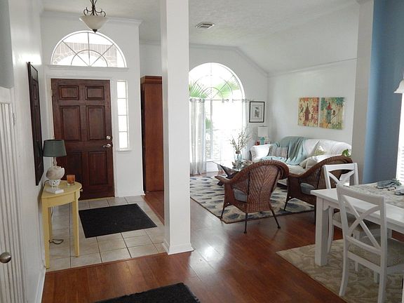 Entry and Adjacent Formals