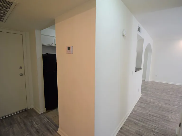 11035 Otsego St — Photo 5