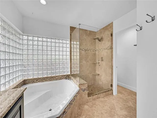 4414 NW 52nd St — Photo 9