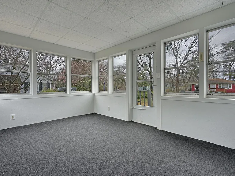 13 Swain Ave — Photo 38
