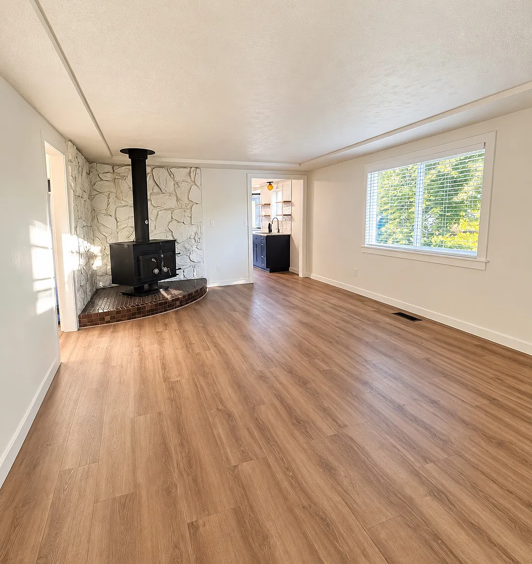 2 bed, 1306 sqft, $2,300 — Photo 3