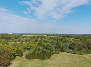 12156 E Bunny Farm Rd, Mount Vernon, IL 62864