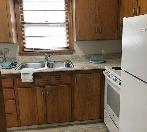 5th image of 4624 Davenport St APT 5