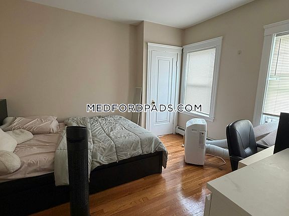 5th image of 95 Winthrop St