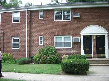 1st image of 22623 Kingsbury Ave