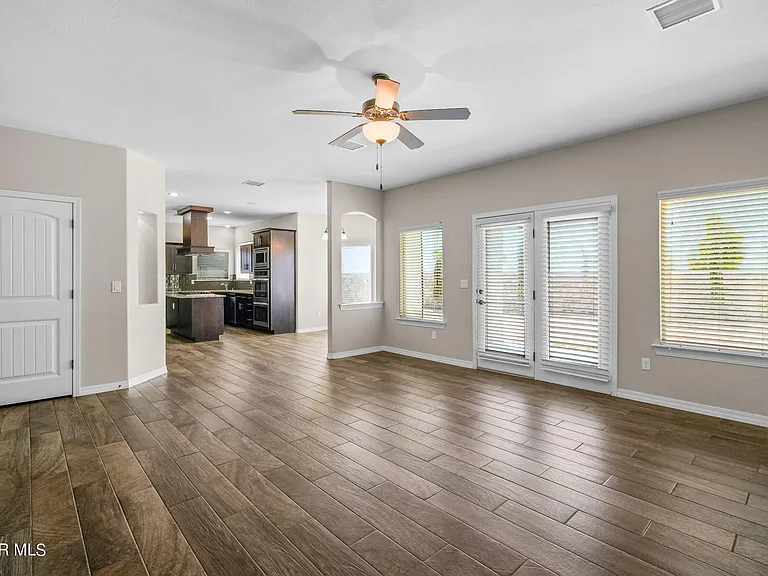 7877 Enchanted View Dr — Photo 23