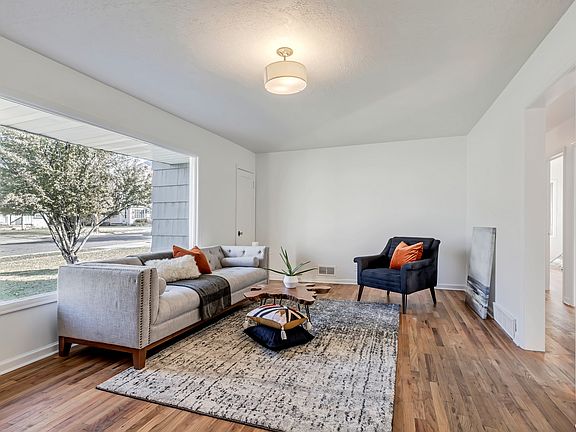 3rd image of 2558 E Barbey Dr