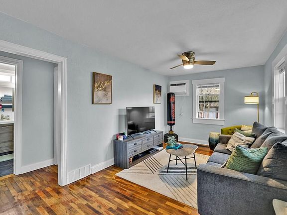 5th image of 2411 Wyoming Ave