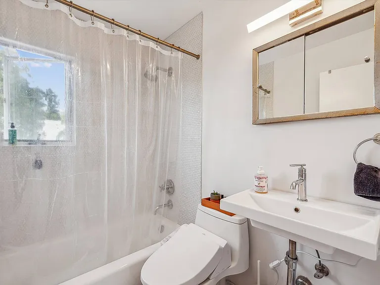 15 Duval Pl — Photo 17