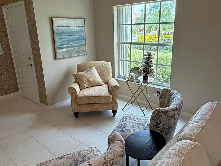 9391 Bridgeport Dr — Photo 6
