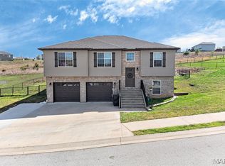 205 Ridgeview Dr, Saint Robert, MO