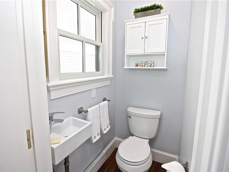 105 John St — Photo 8