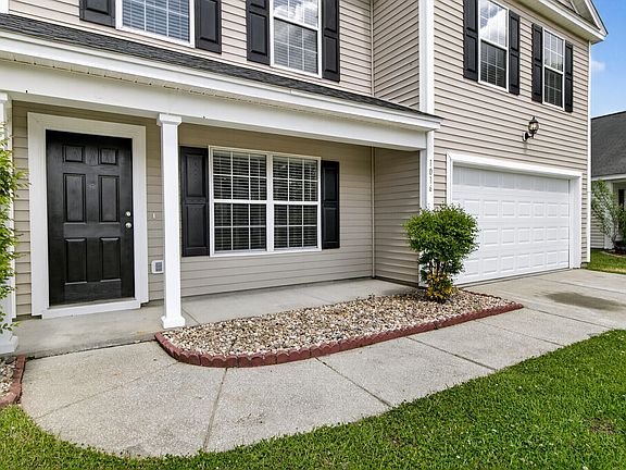 2nd image of 1016 Deerberry Rd