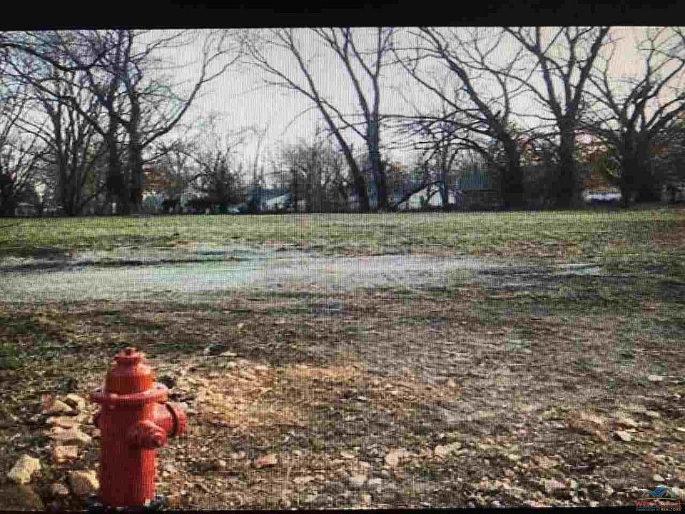 1st image of 105 Dewey St