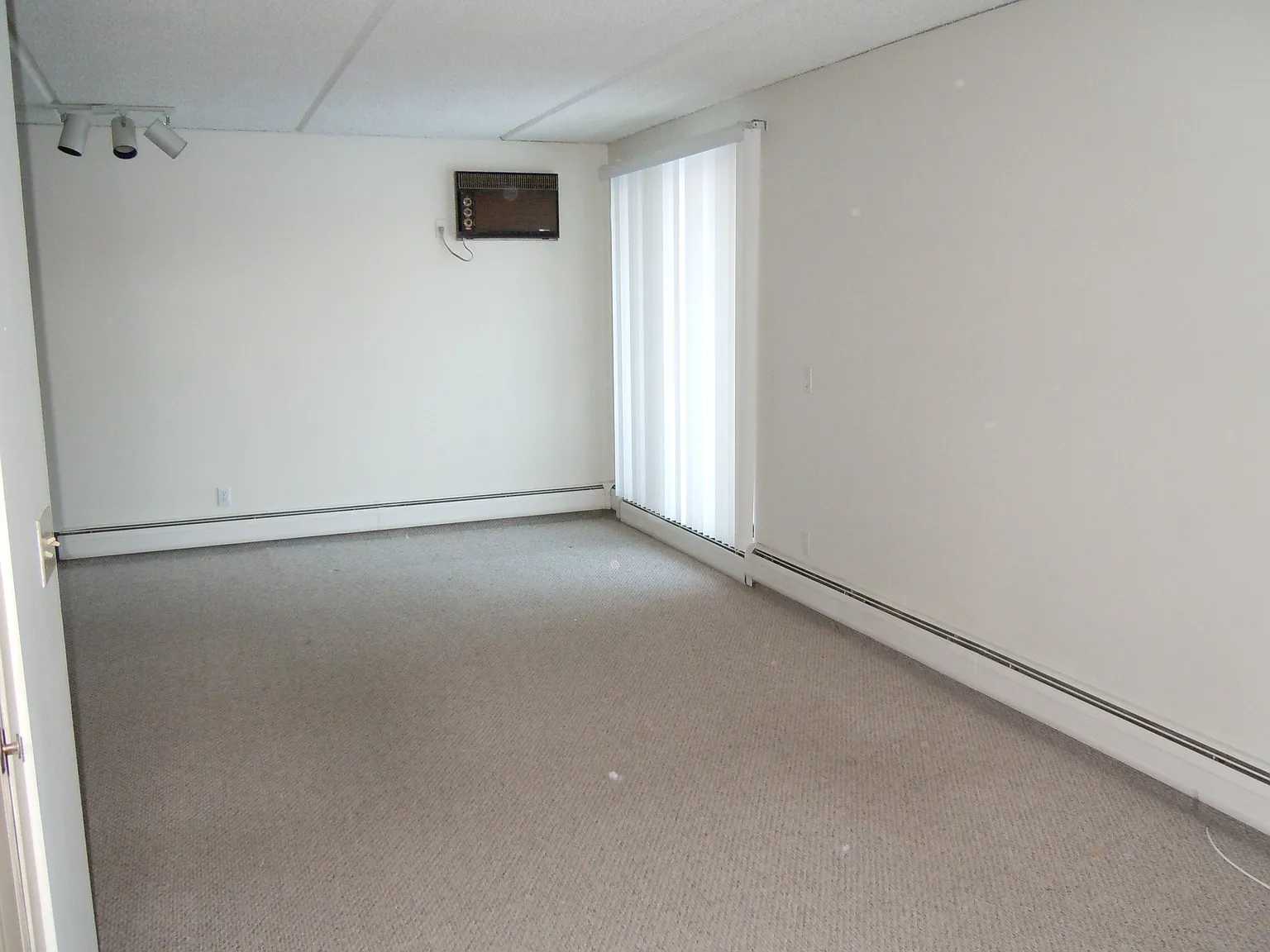 Studio, 600 sqft, $1,000 — Photo 4