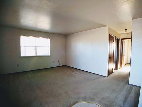 3rd image of 2524 SW G Ave
