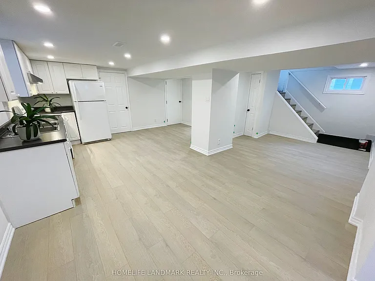 81 Celestine Dr #LOWER — Photo 13