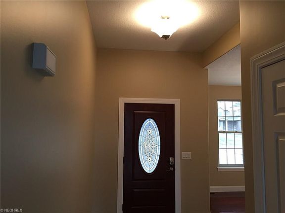 3rd image of 83 Cedars Dr