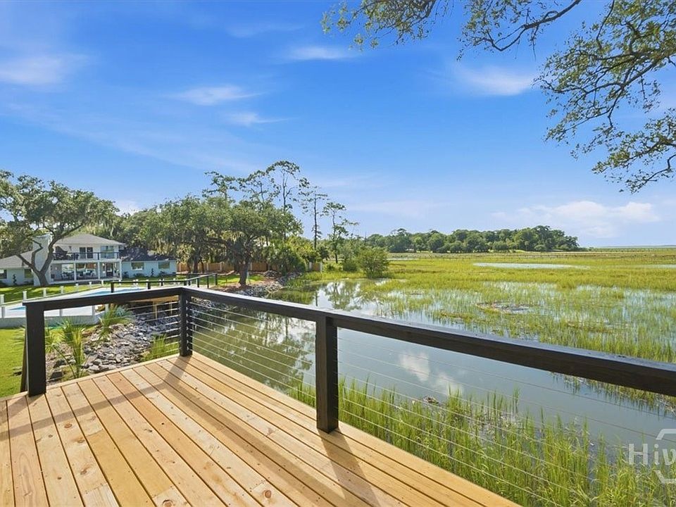 1st image of 302 E Point Drive