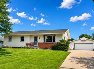 303 Shelly Ln, La Crosse, WI 54603