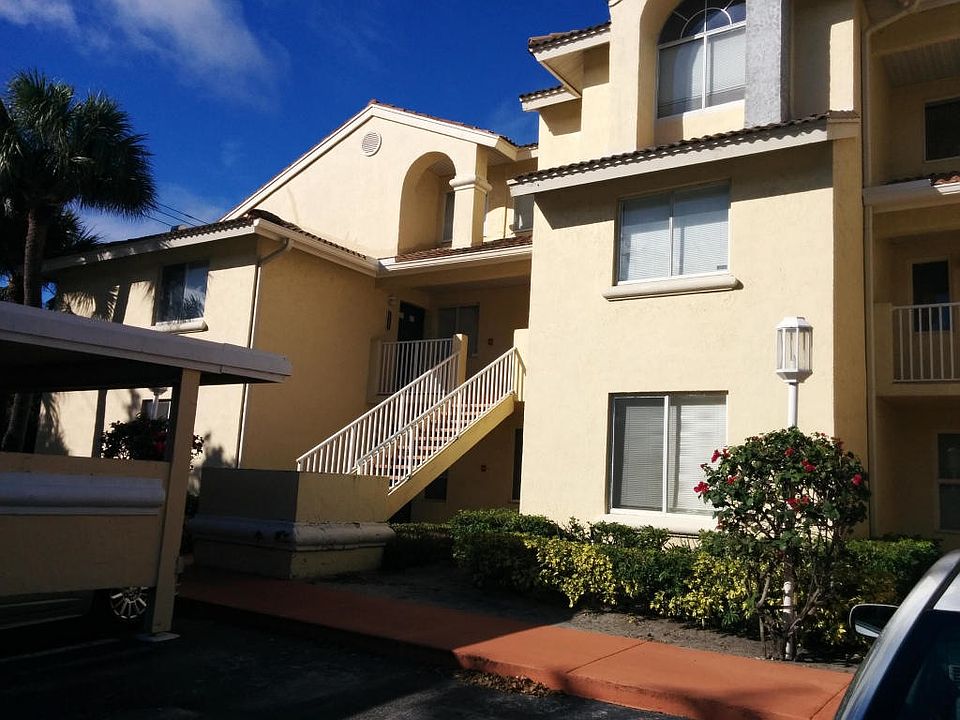 1st image of 15101 Glenmoor Dr