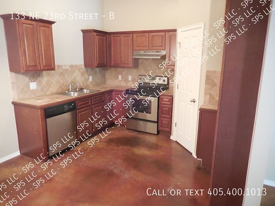 2nd image of 133 NE 23rd St #B