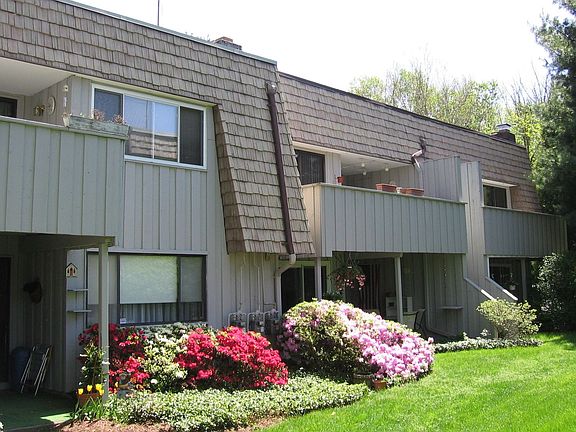 Dogwood Green Condo's