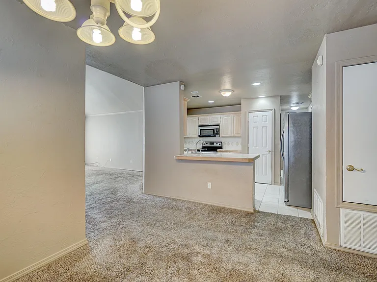 2733 Tealwood Dr — Photo 7