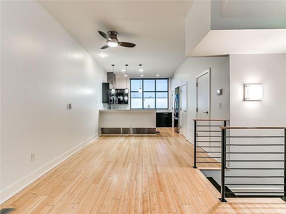 3rd image of 239 NE 4th St #5