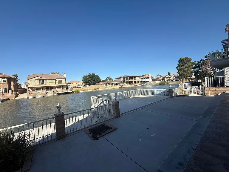13425 Spring Valley Pkwy — Photo 17