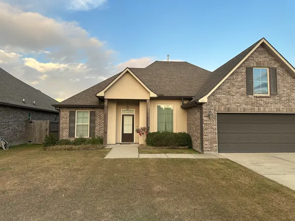 215 Hutton Ln, Youngsville, LA 70592