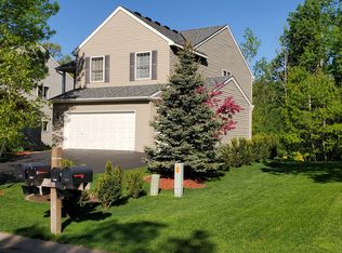8464 Savanna Oaks Ln, Woodbury, MN 55125