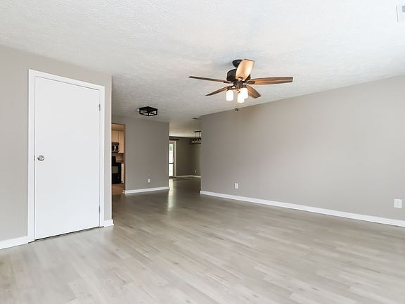 4th image of 531 Ashwood Dr