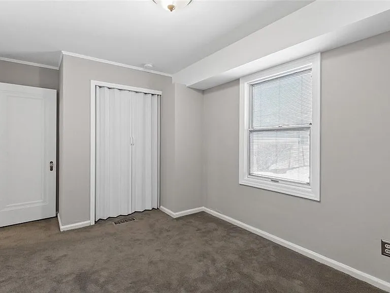 718 N Altadena Ave — Photo 13
