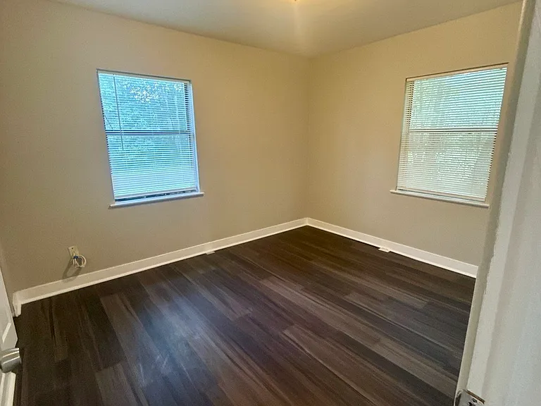 1719 Wofford Ave — Photo 5