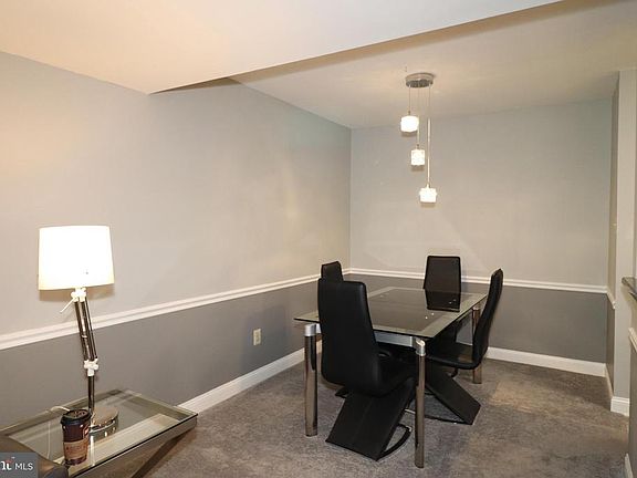 4th image of 218 Fountain Farm Ln