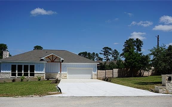 3rd image of 160 S Buckhorn Dr