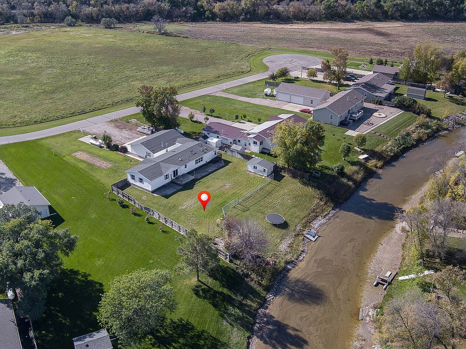 1st image of 520 Rosie Ln N