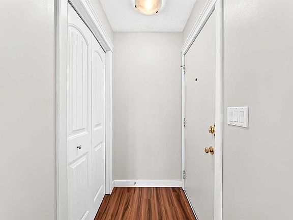 3rd image of 136 E Midlawn Close SE